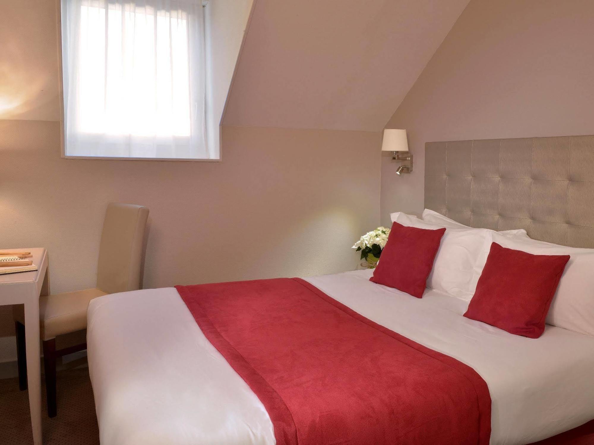 Logis Hotel Le Continental Châteauroux Εξωτερικό φωτογραφία