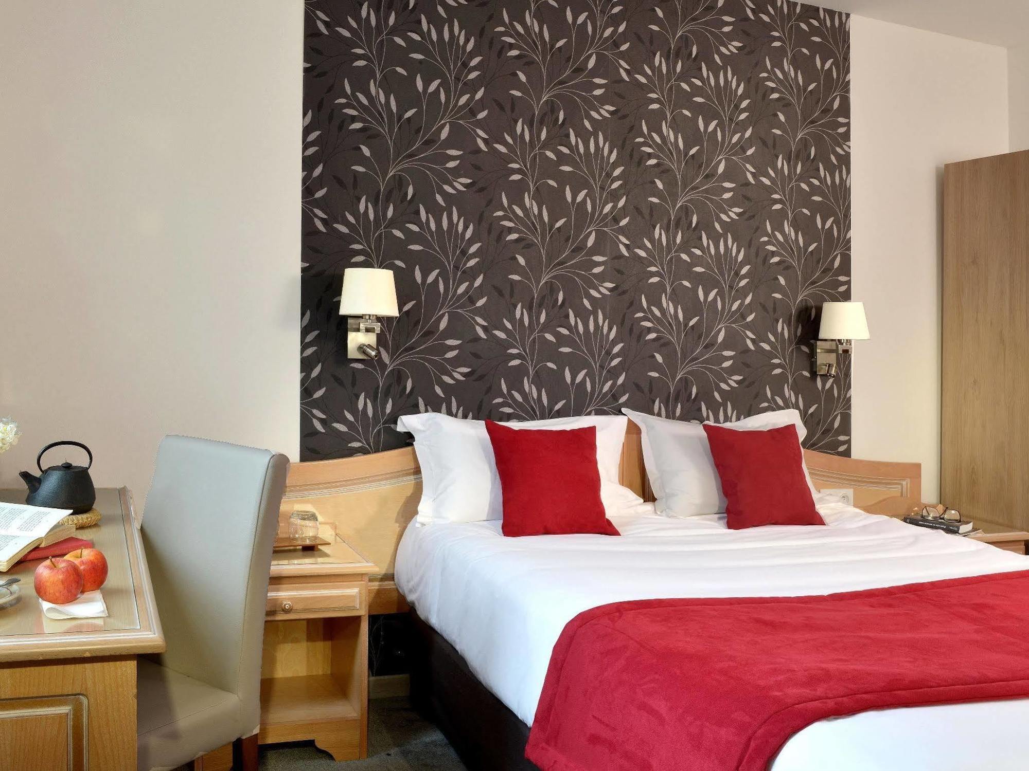 Logis Hotel Le Continental Châteauroux Εξωτερικό φωτογραφία
