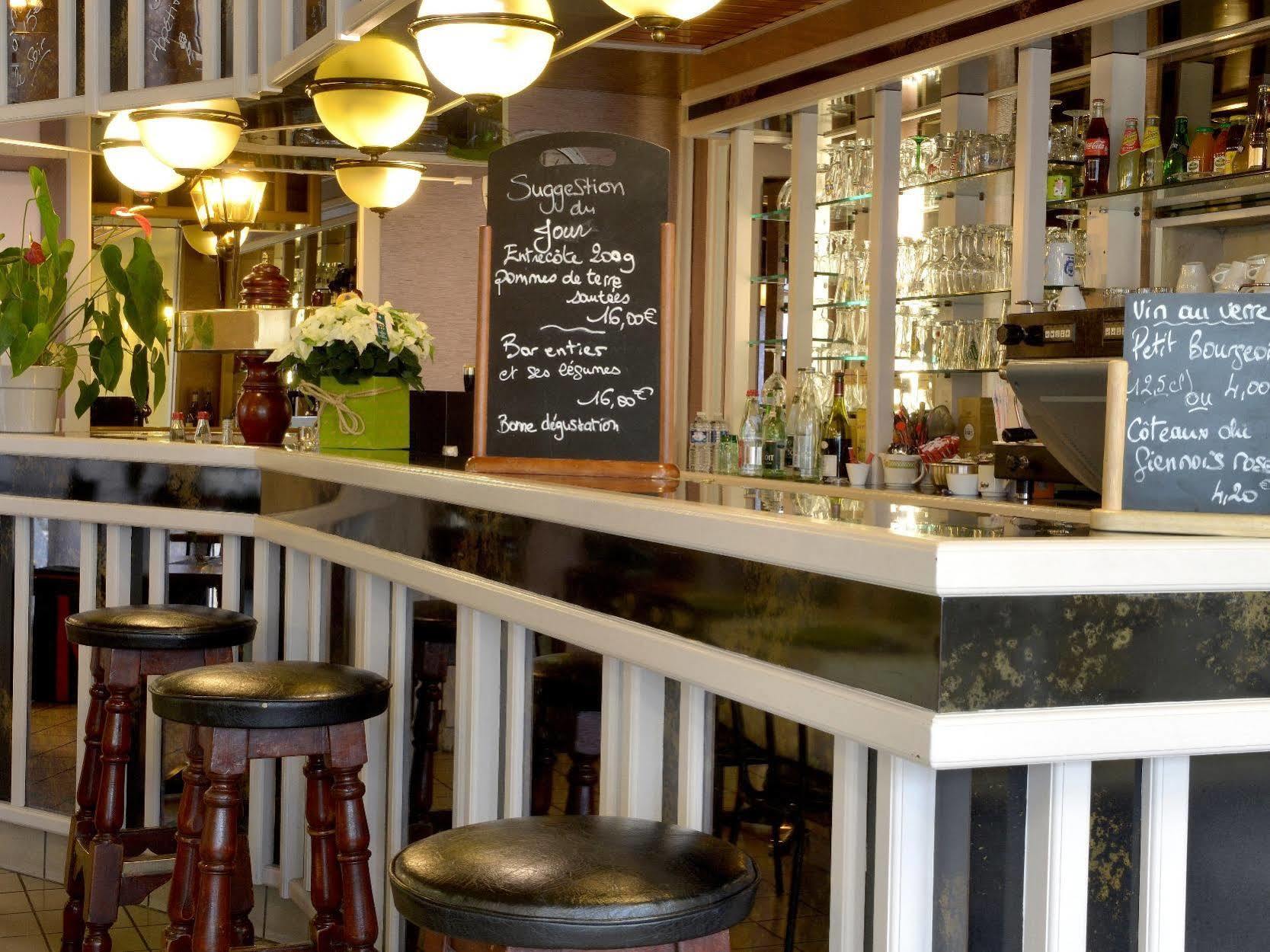 Logis Hotel Le Continental Châteauroux Εξωτερικό φωτογραφία