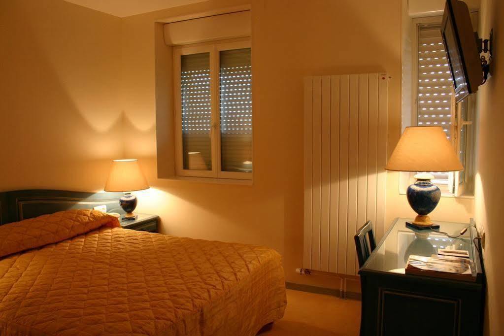 Logis Hotel Le Continental Châteauroux Εξωτερικό φωτογραφία
